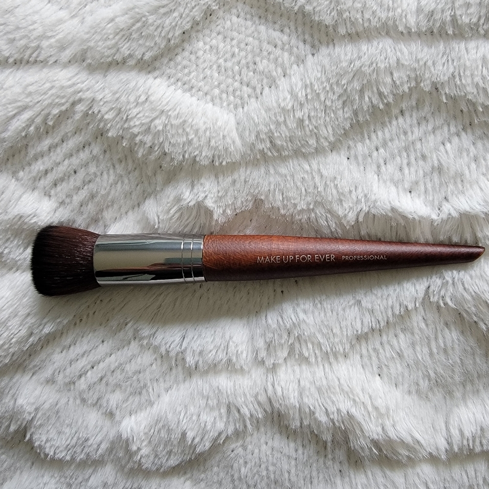 Make up for ever 154 Buffer Blush Brush